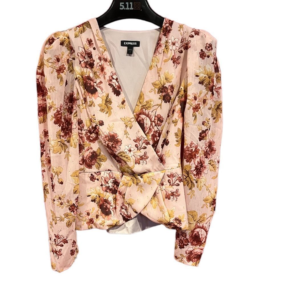 Express Floral Print V-Neck Peplum Top